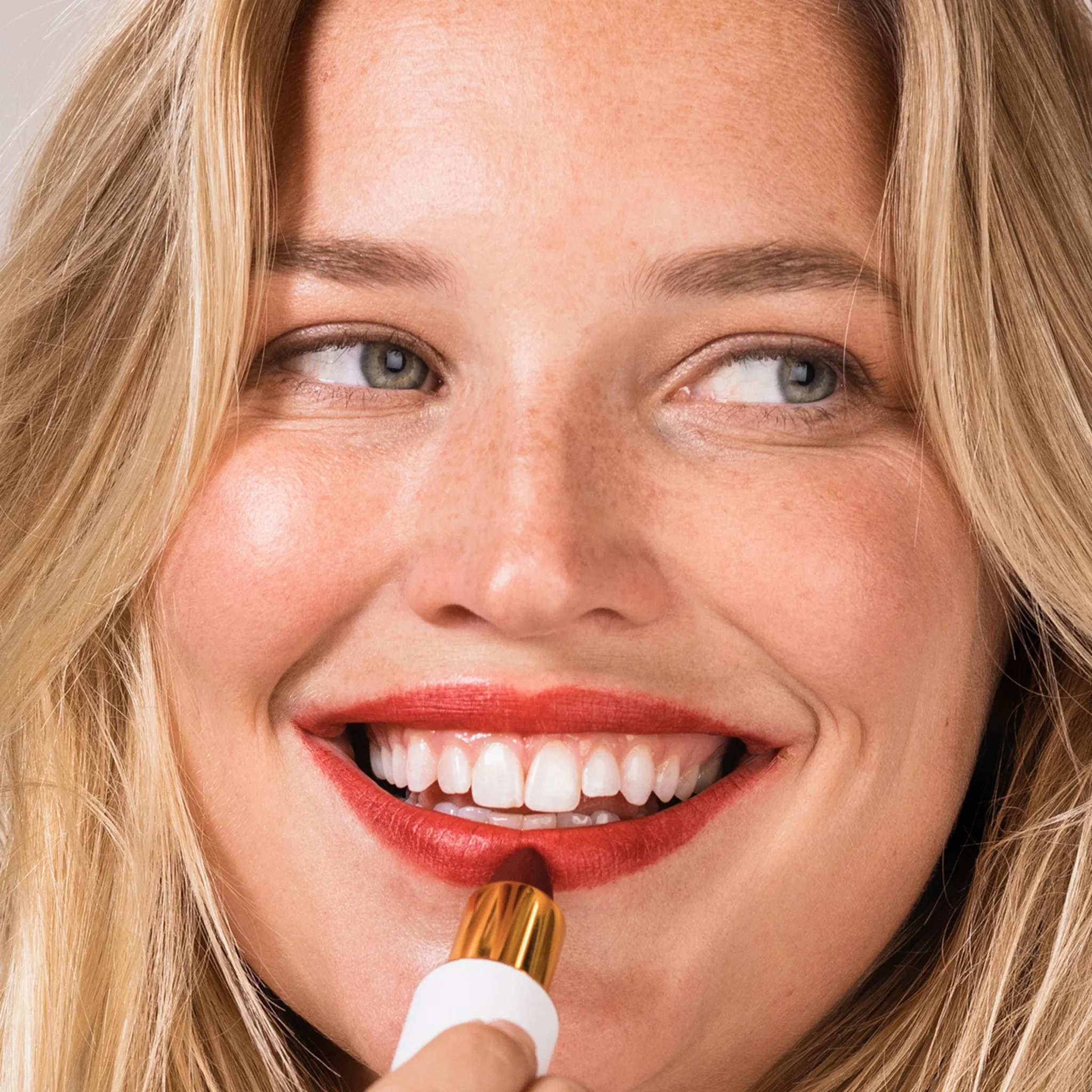 Full Bloom Sculpted Lipstick